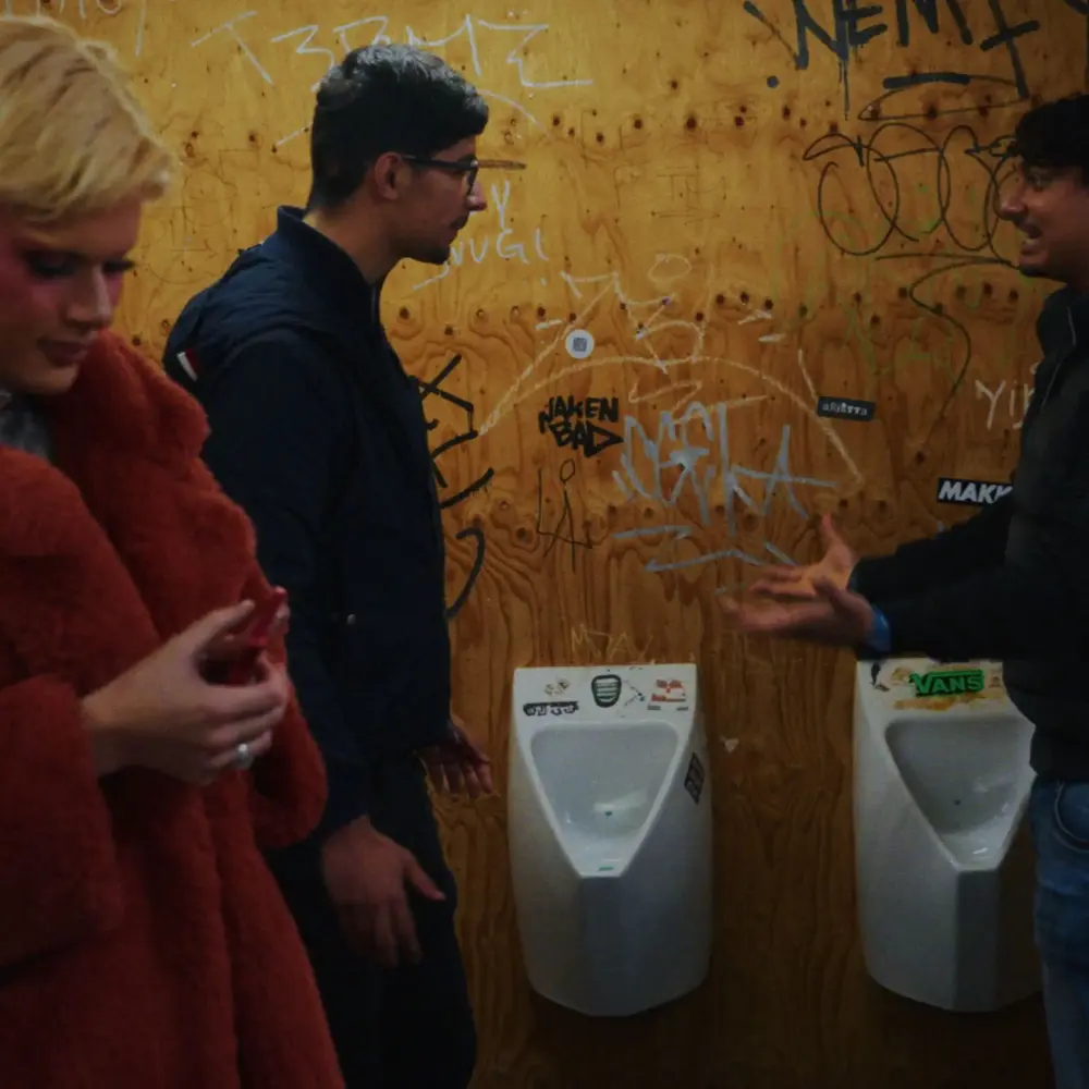 NC4-Pissoaren (the urinal)