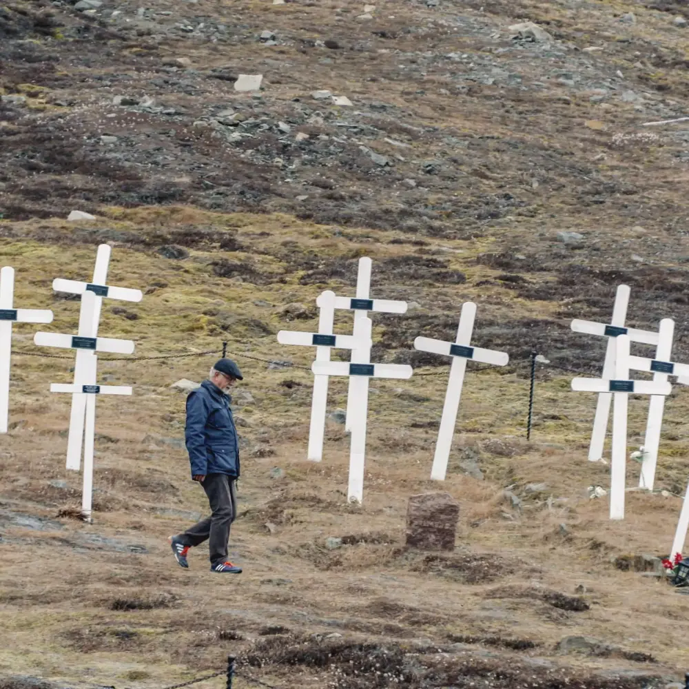 Nobody-Dies-in-Longyearbyen_Still 2